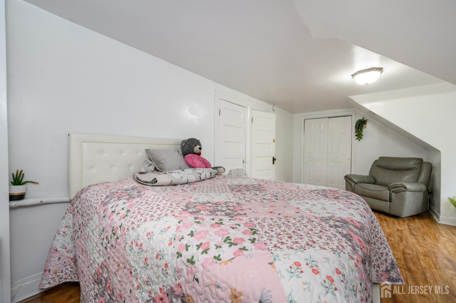 829-831 S 13th Street S Newark NJ 07108