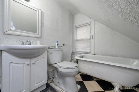 829-831 S 13th Street S Newark NJ 07108