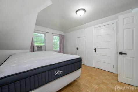 829-831 S 13th Street S Newark NJ 07108