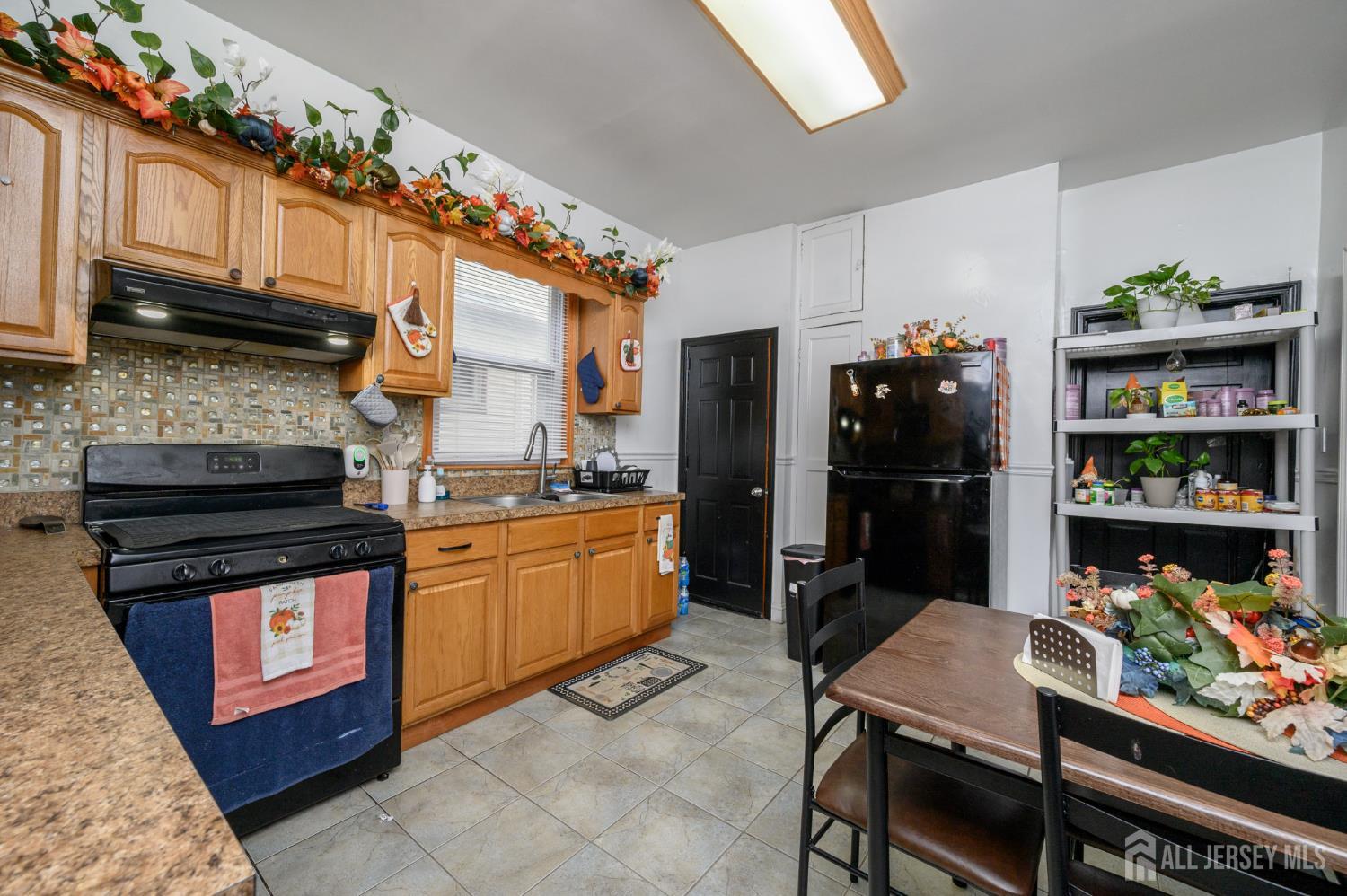 829-831 S 13th Street S Newark NJ 07108