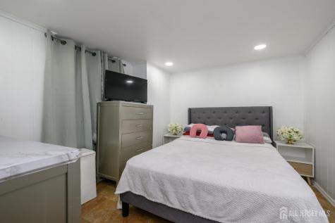 829-831 S 13th Street S Newark NJ 07108