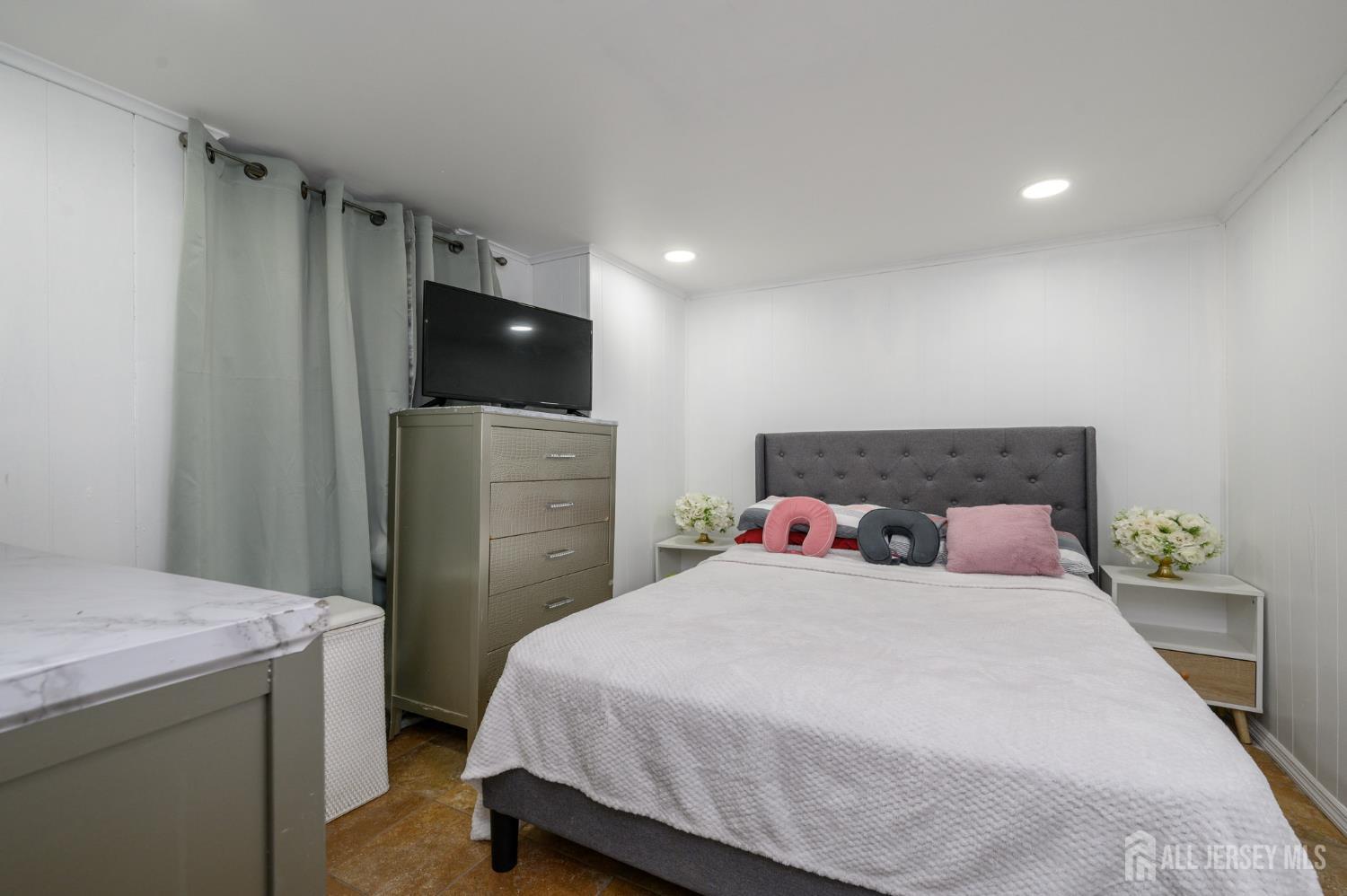 829-831 S 13th Street S Newark NJ 07108