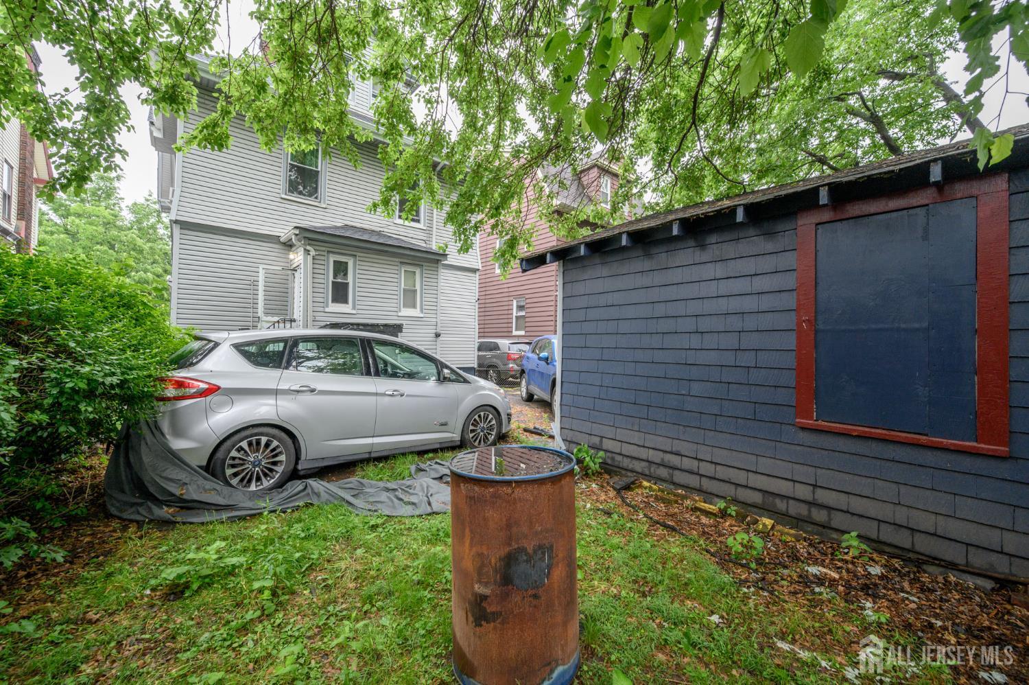 829-831 S 13th Street S Newark NJ 07108