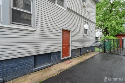 829-831 S 13th Street S Newark NJ 07108