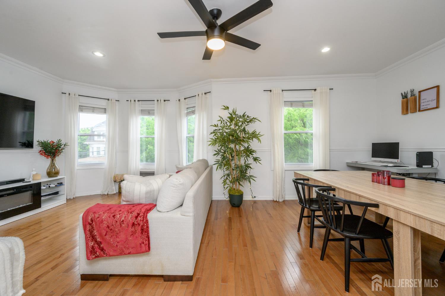 829-831 S 13th Street S Newark NJ 07108