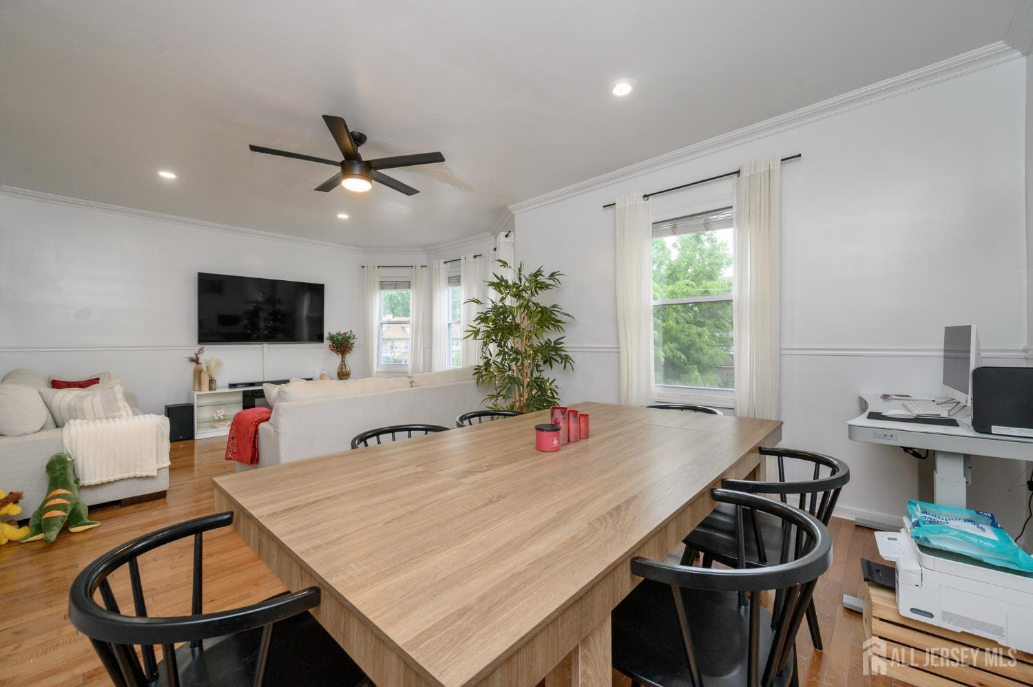 829-831 S 13th Street S Newark NJ 07108