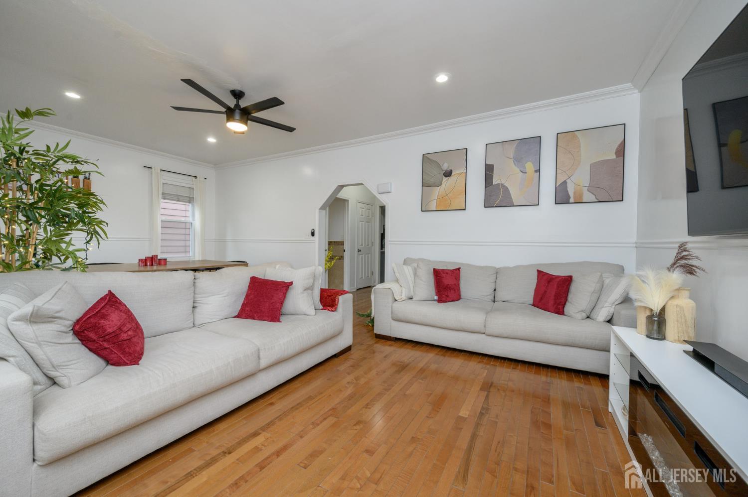 829-831 S 13th Street S Newark NJ 07108