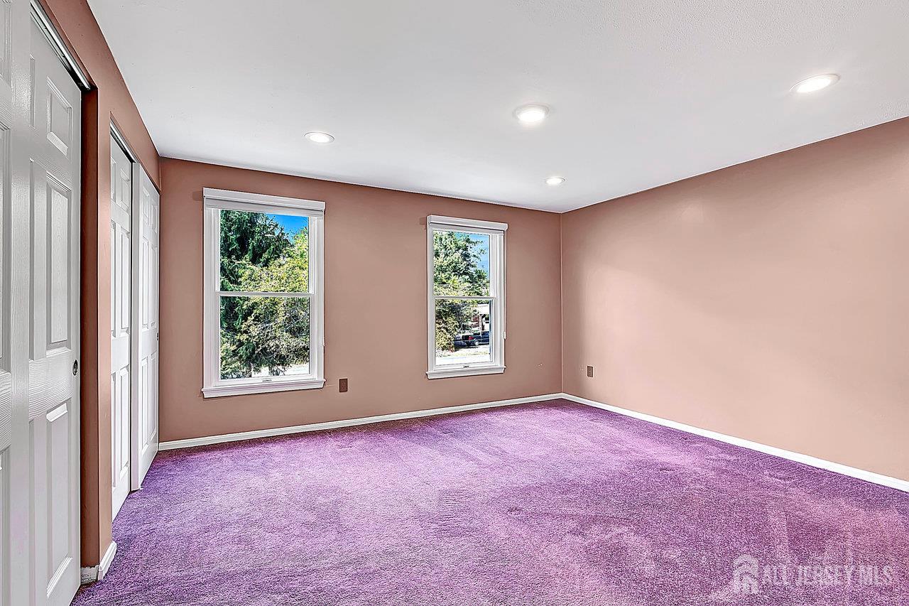 12 Dugans Grove Millstone NJ 08535
