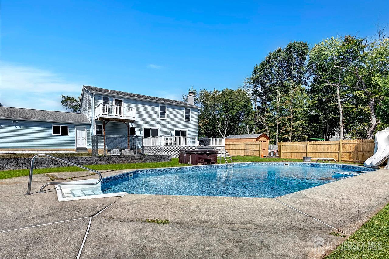 12 Dugans Grove Millstone NJ 08535