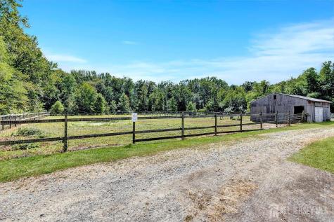 12 Dugans Grove Millstone NJ 08535