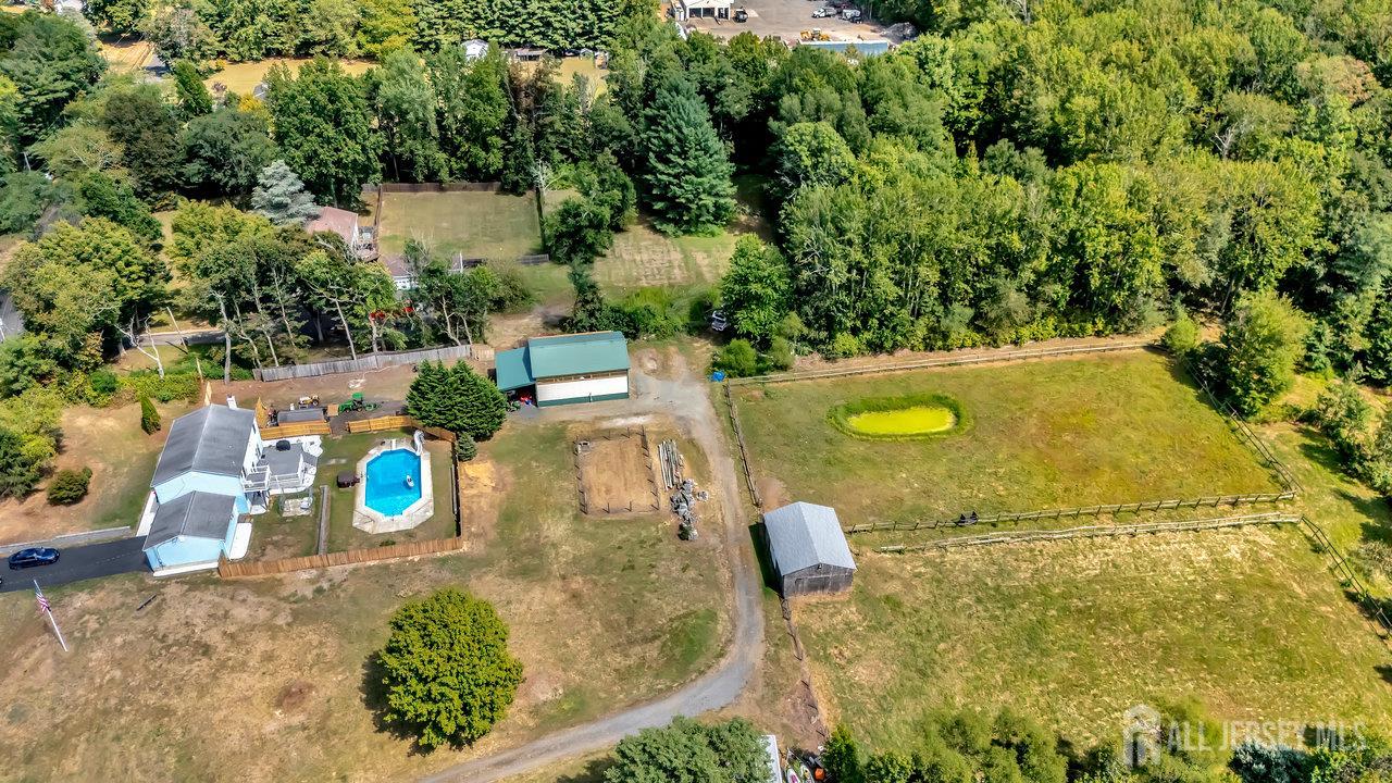12 Dugans Grove Millstone NJ 08535