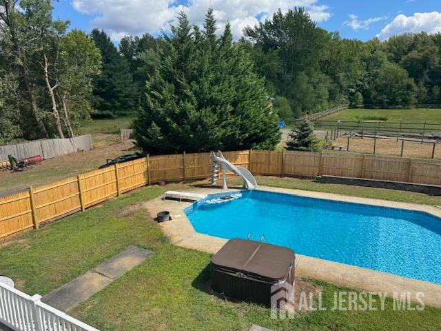 12 Dugans Grove Millstone NJ 08535