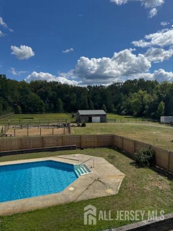 12 Dugans Grove Millstone NJ 08535