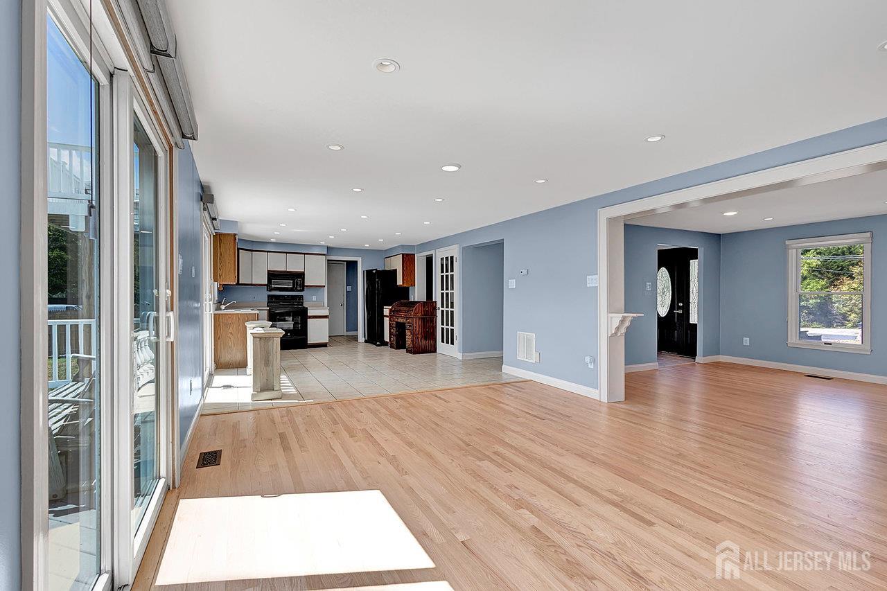 12 Dugans Grove Millstone NJ 08535