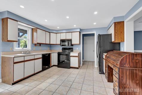 12 Dugans Grove Millstone NJ 08535