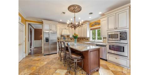 9 Woodmere Road Monroe NJ 08831