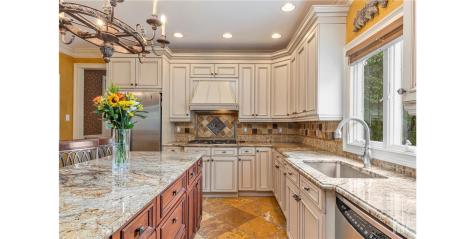 9 Woodmere Road Monroe NJ 08831