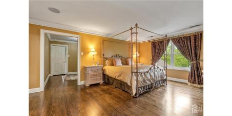 9 Woodmere Road Monroe NJ 08831