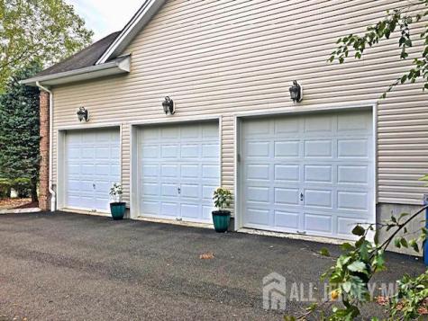 9 Woodmere Road Monroe NJ 08831