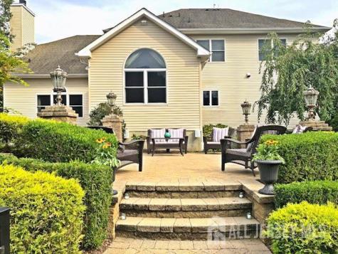9 Woodmere Road Monroe NJ 08831