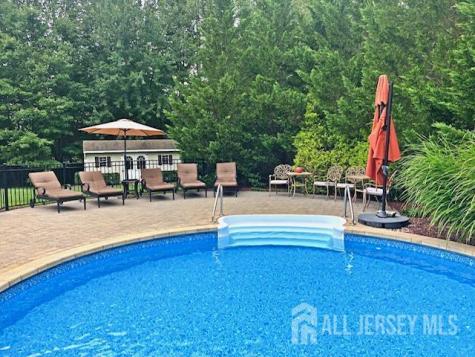 9 Woodmere Road Monroe NJ 08831