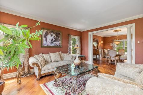 9 Woodmere Road Monroe NJ 08831