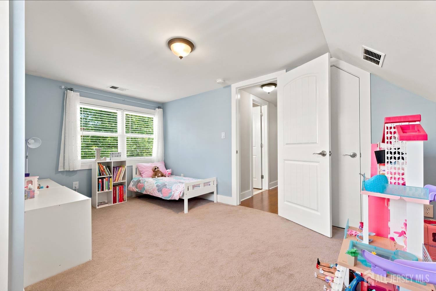 110 W Francis Street Iselin NJ 08830
