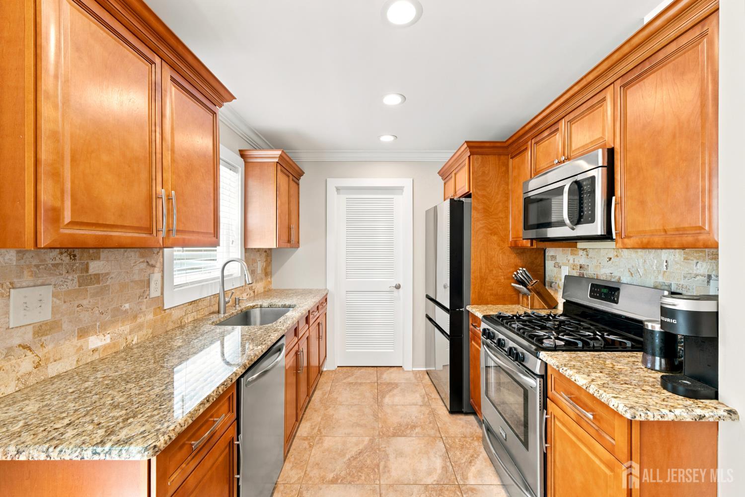 110 W Francis Street Iselin NJ 08830