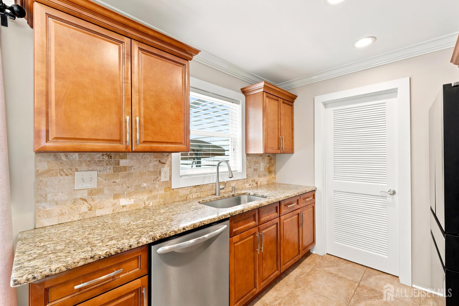 110 W Francis Street Iselin NJ 08830