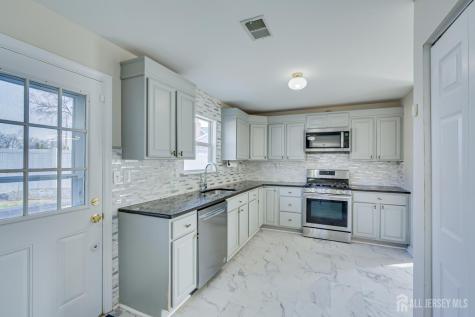 17 Idlewild Road Edison NJ 08817