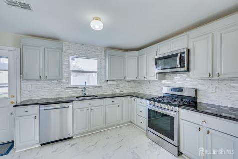 17 Idlewild Road Edison NJ 08817