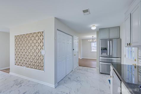 17 Idlewild Road Edison NJ 08817