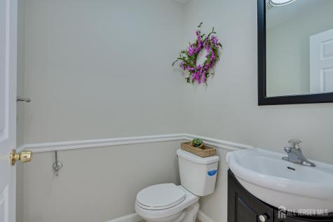 17 Idlewild Road Edison NJ 08817