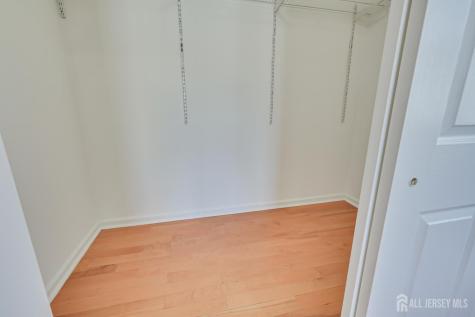 17 Idlewild Road Edison NJ 08817
