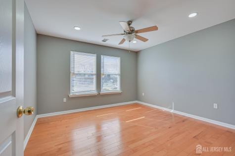 17 Idlewild Road Edison NJ 08817