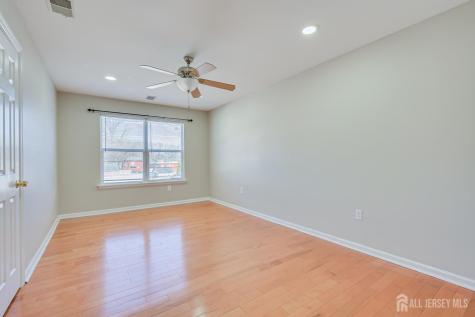 17 Idlewild Road Edison NJ 08817