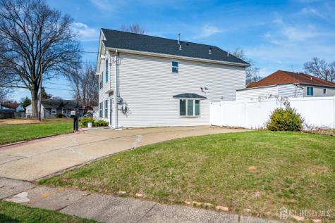 17 Idlewild Road Edison NJ 08817