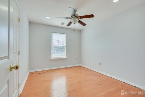 17 Idlewild Road Edison NJ 08817
