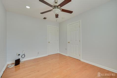 17 Idlewild Road Edison NJ 08817