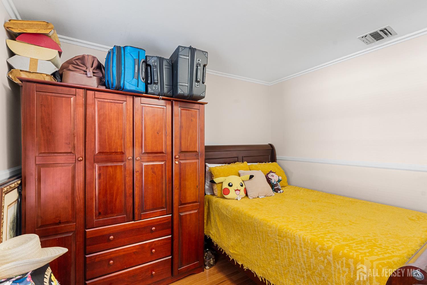 32 E Hegel Avenue Colonia NJ 07067