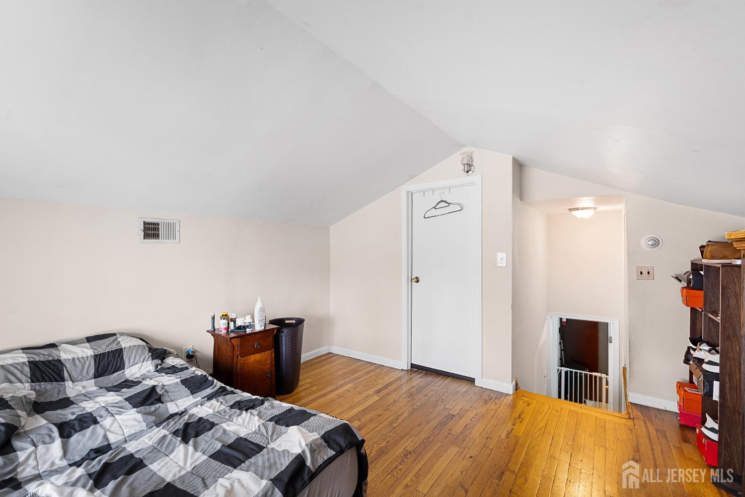 32 E Hegel Avenue Colonia NJ 07067