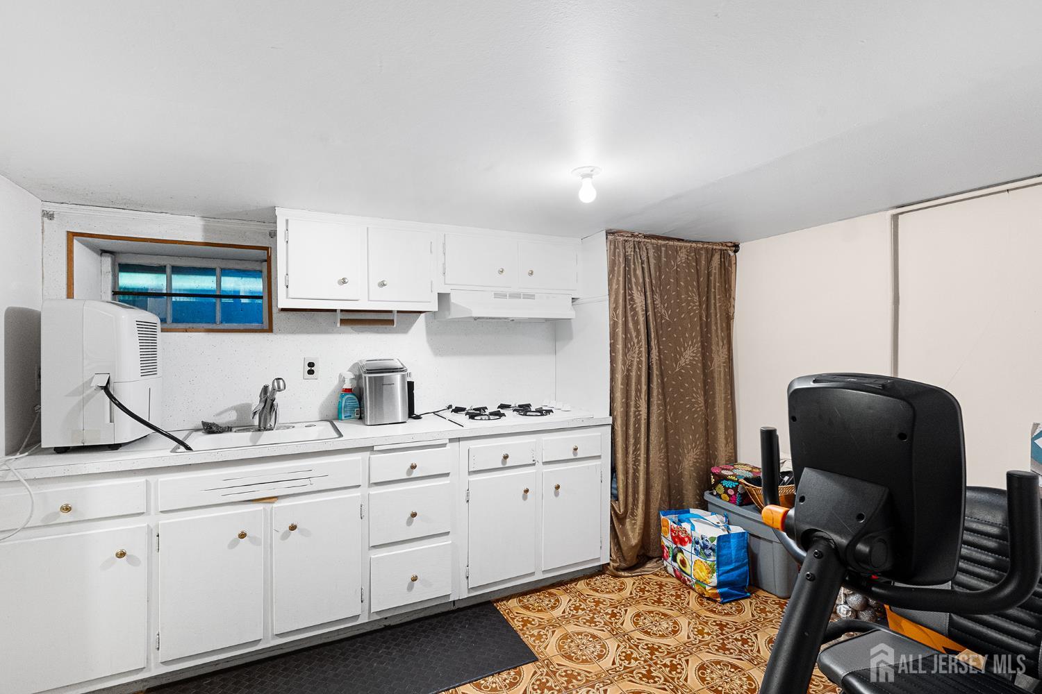 32 E Hegel Avenue Colonia NJ 07067