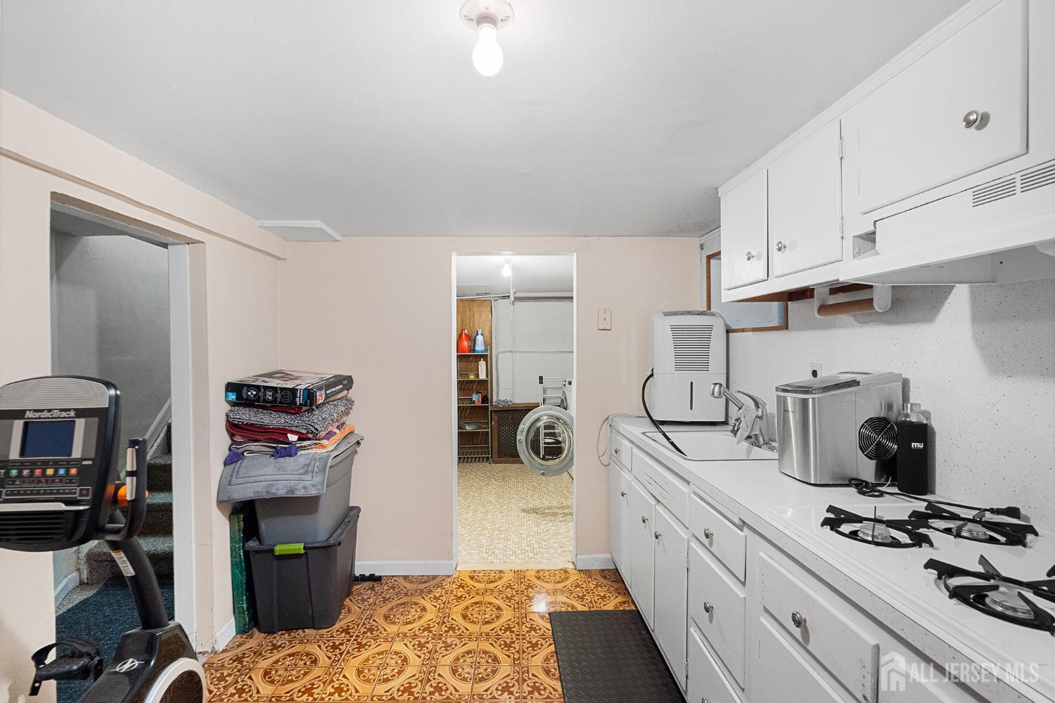 32 E Hegel Avenue Colonia NJ 07067