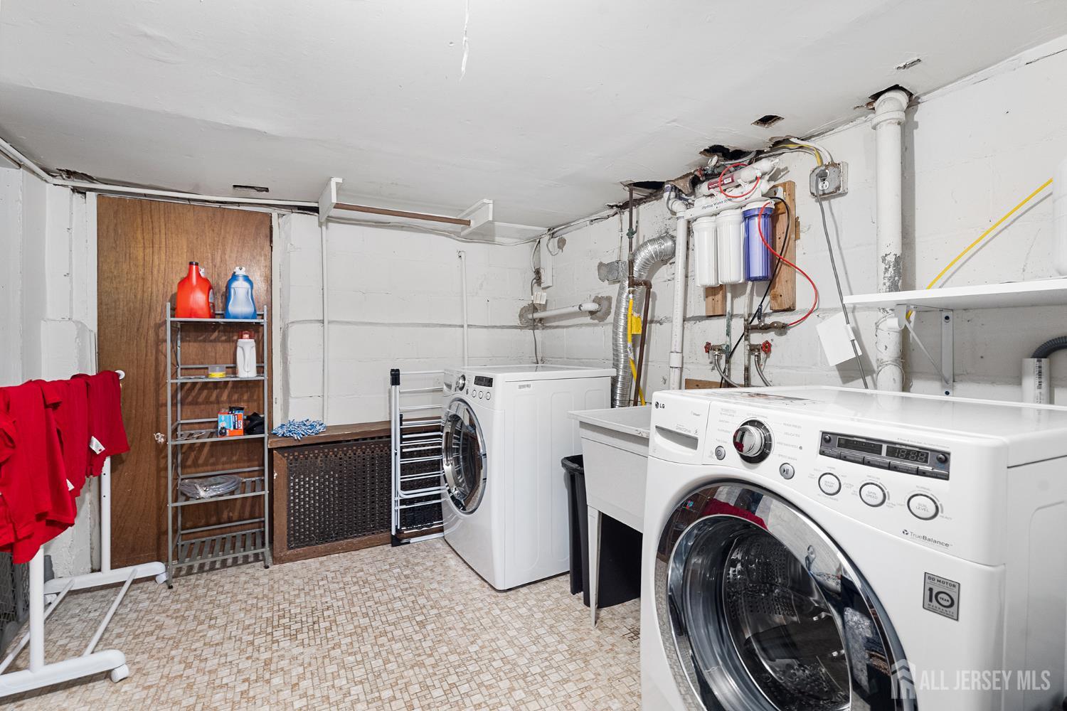32 E Hegel Avenue Colonia NJ 07067