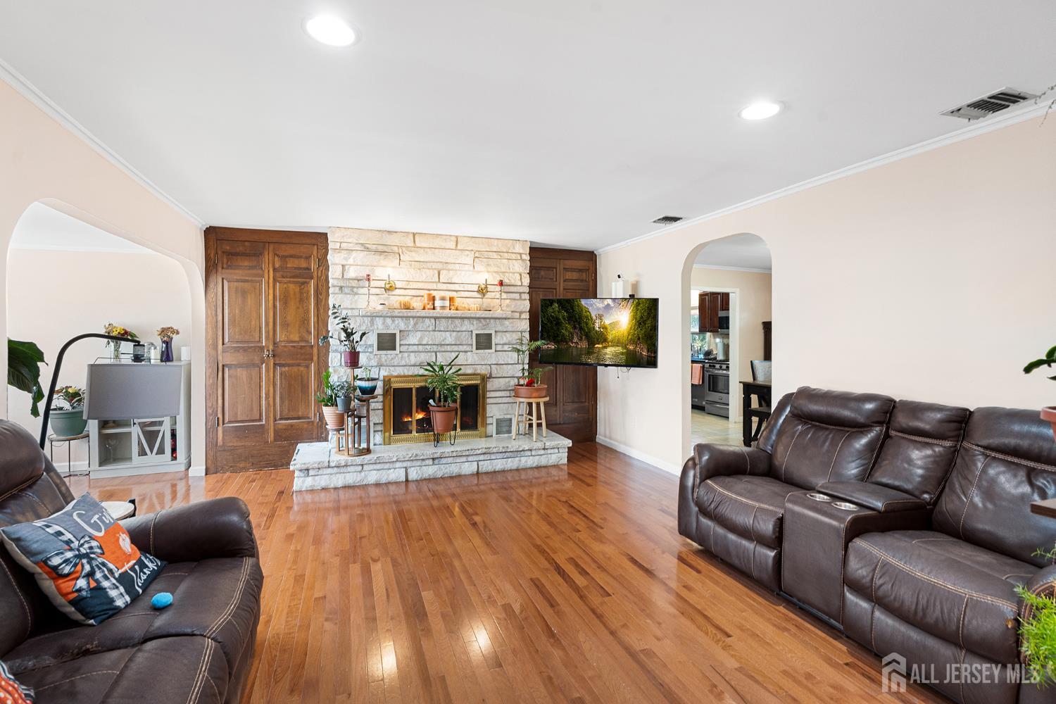 32 E Hegel Avenue Colonia NJ 07067