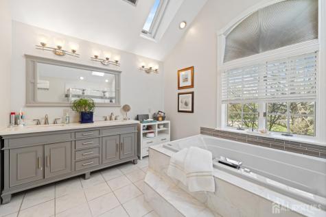 25 Carsdale Court Montgomery NJ 08502