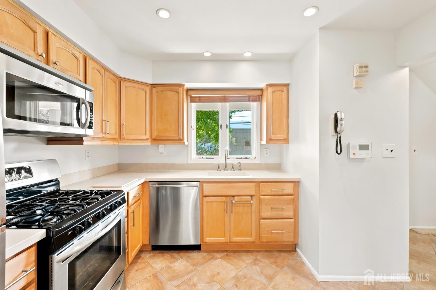 103 Peach Street Avenel NJ 07001