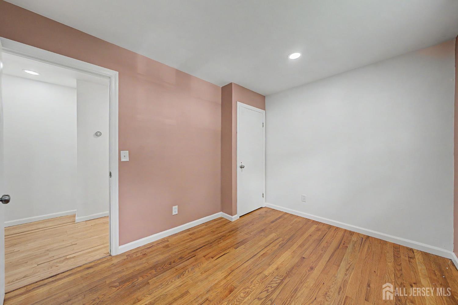 41 Montclair Avenue Edison NJ 08820