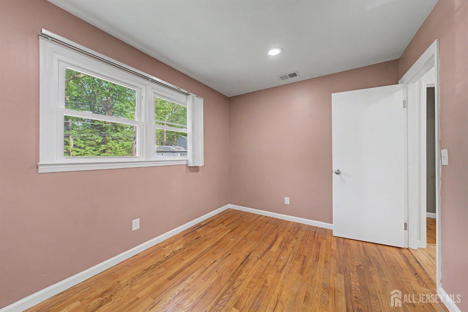 41 Montclair Avenue Edison NJ 08820
