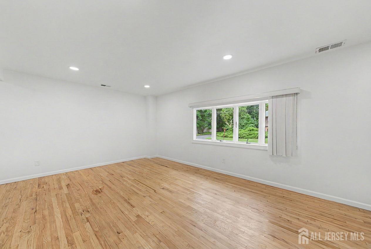 41 Montclair Avenue Edison NJ 08820